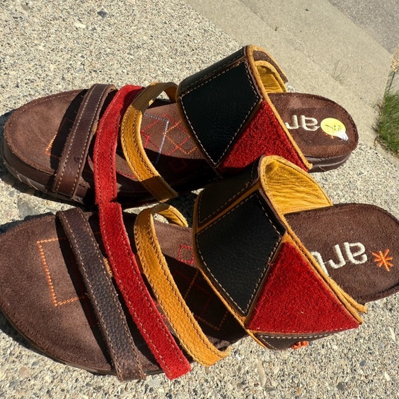 The Art Company Sz. Worn New/EUC worn 1 x to a festival sticker wedge/geometric - Picture 7 of 16